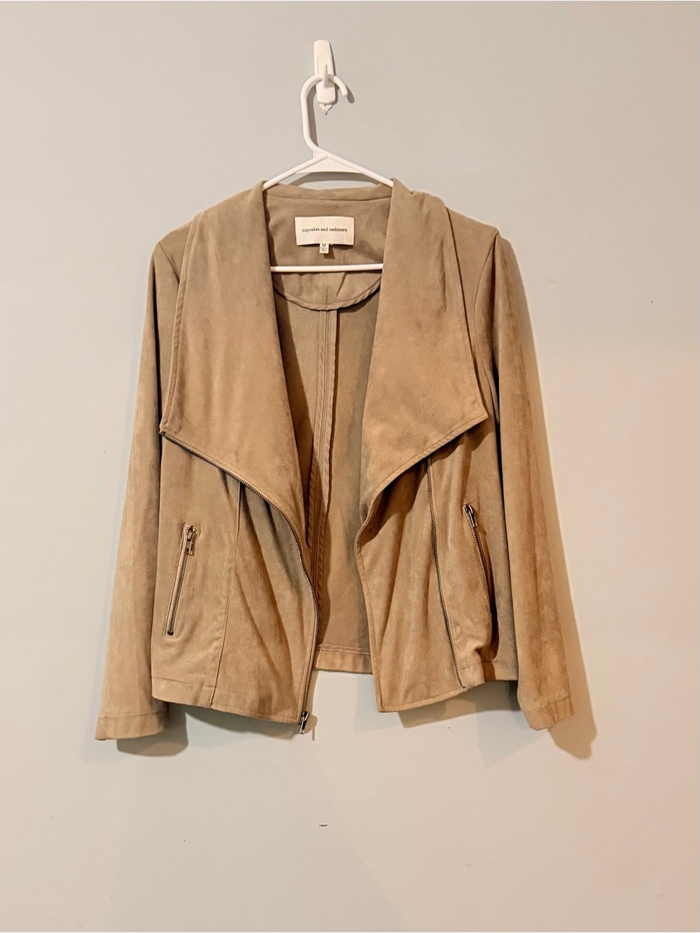 Cupcakes and Cashmere Women’s M Tan Faux Suede Moto Jacket Draped Zip